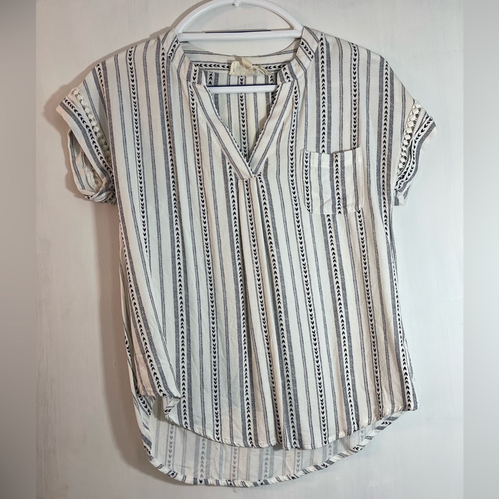 Black & White Dressy shirt